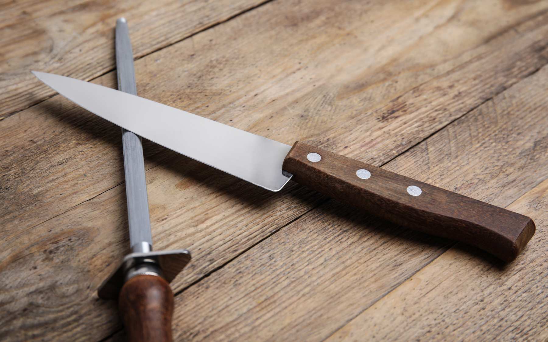 Заточка ножа за допомогою стрижня